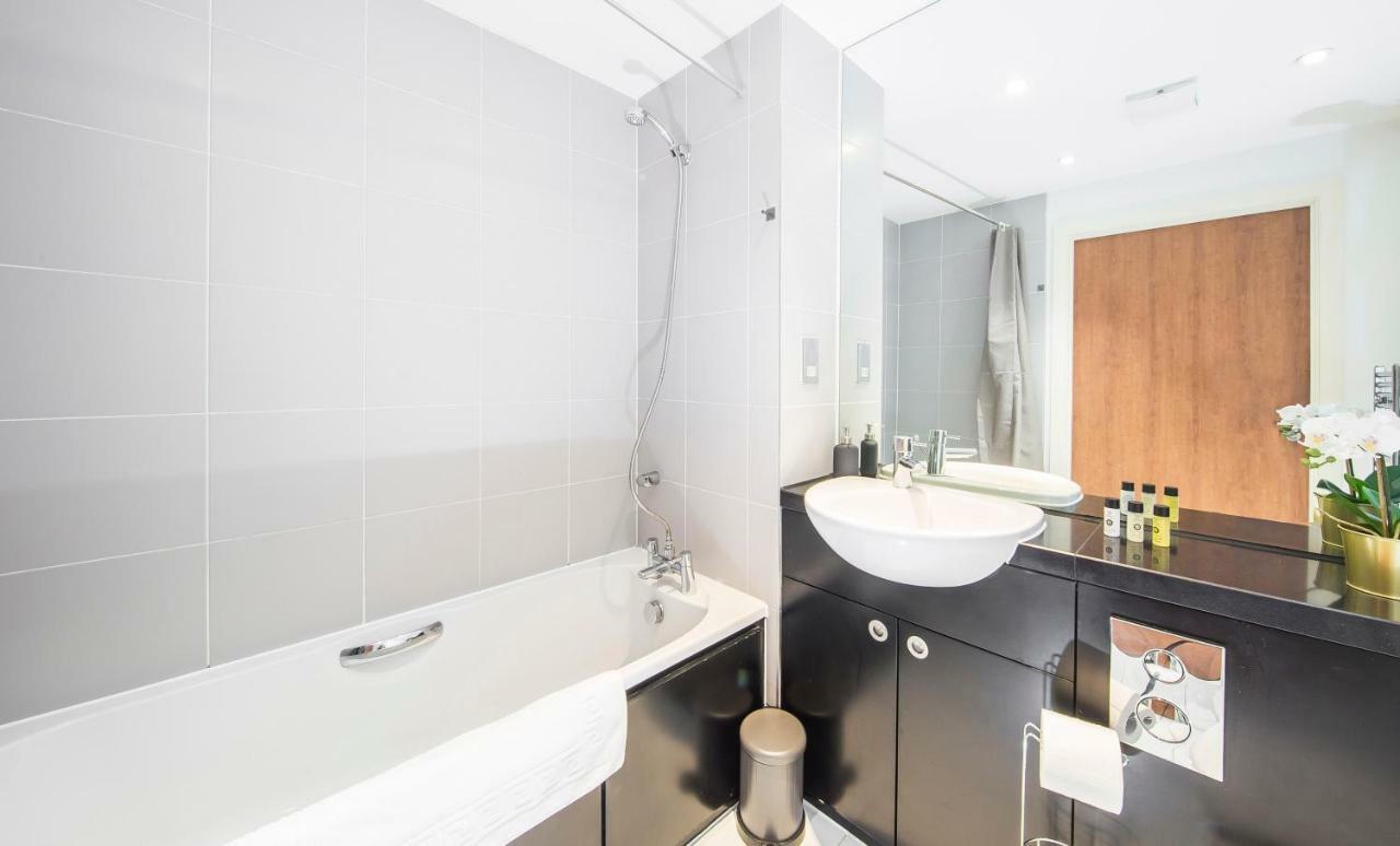 First Stay Apartments - The West Suite Birmingham Zewnętrze zdjęcie